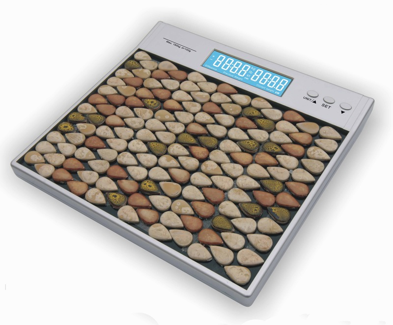 New personal scale with contrast weight display